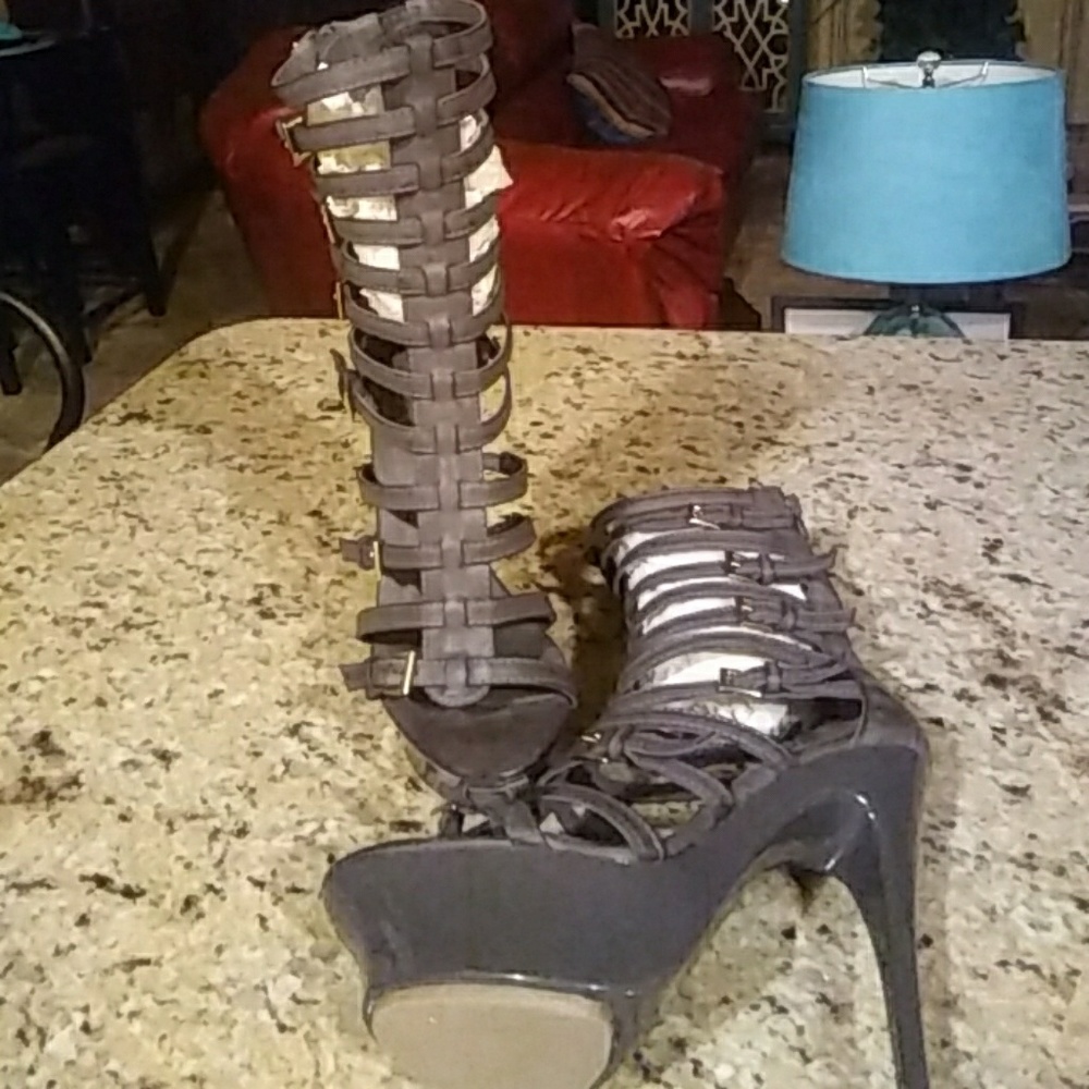 Ladies size 8 stileto